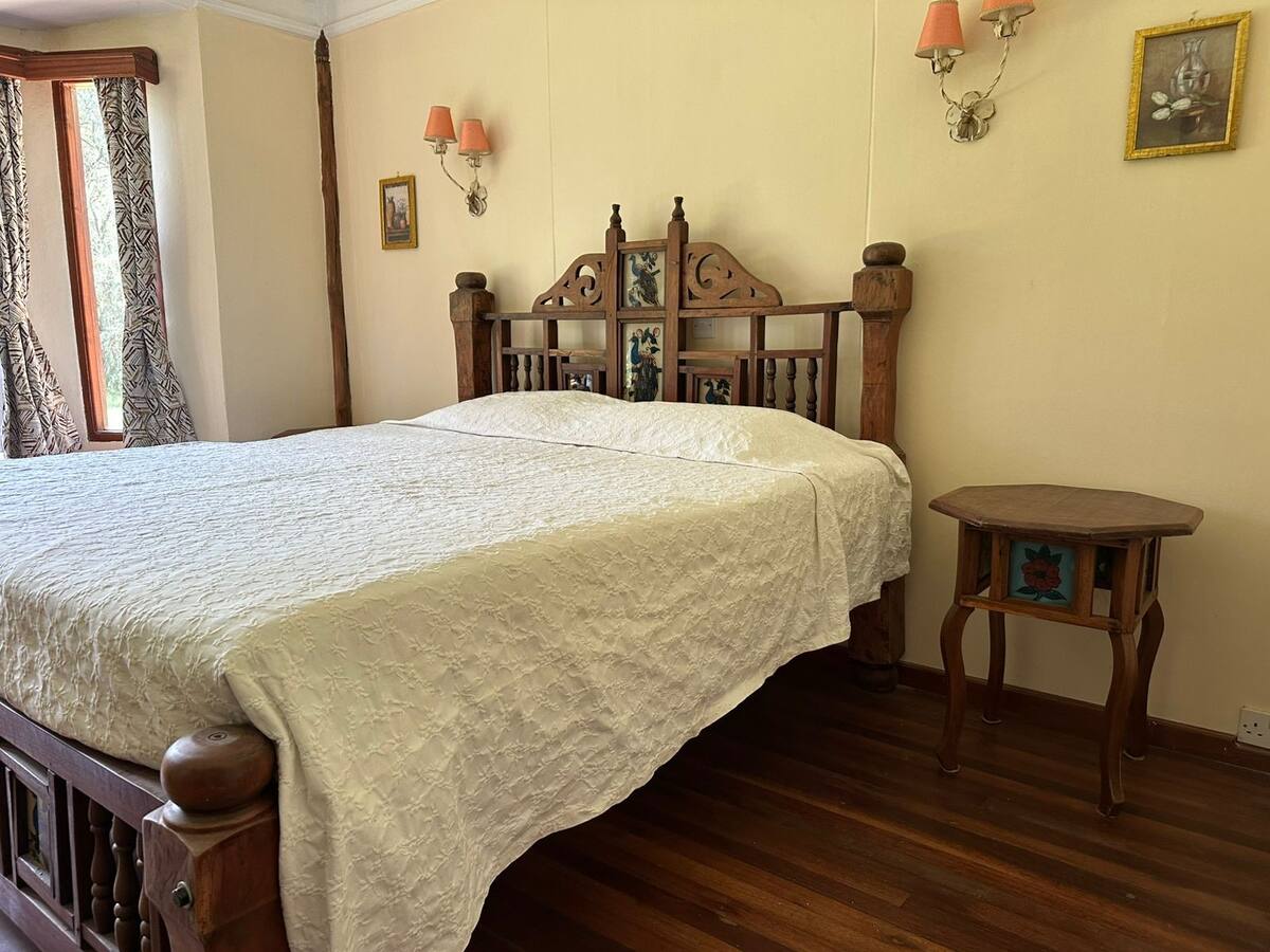 En-suite bedroom at Kedong Cottage near Naivasha Kedong Cottage bedroon